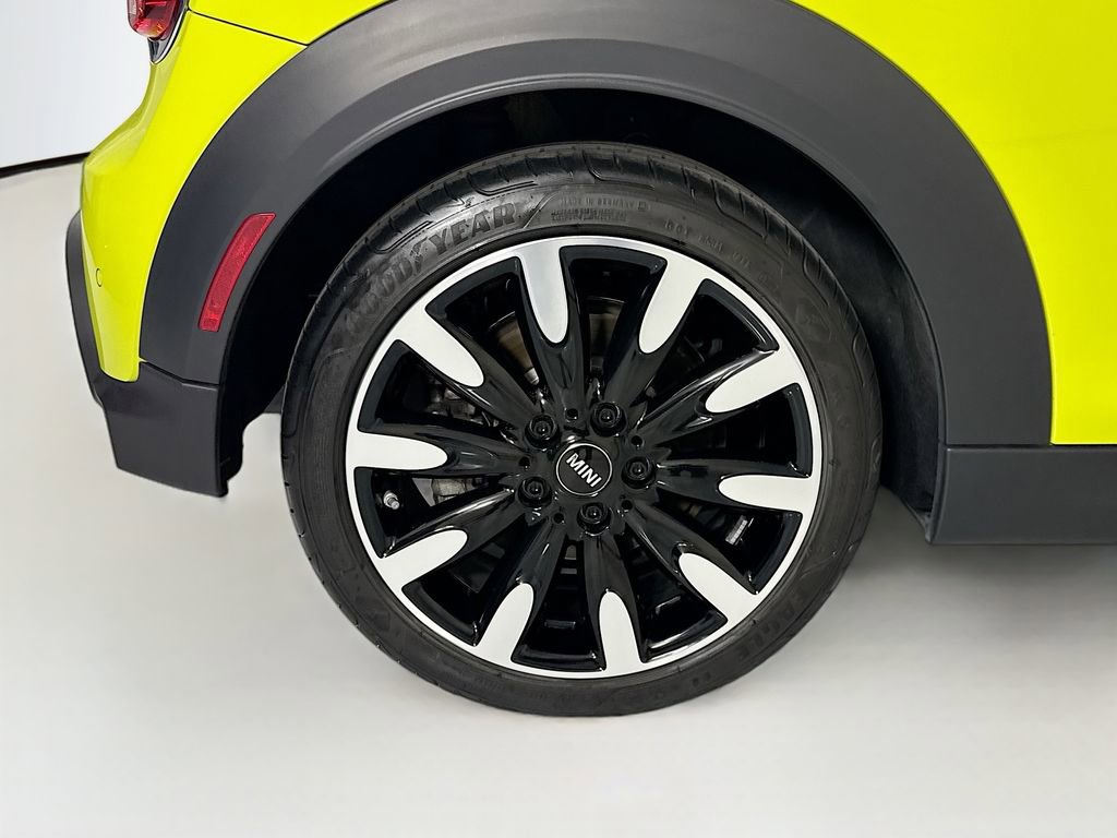 Certified 2024 MINI Cooper S w/ Signature Upholstery Package FWD image 31