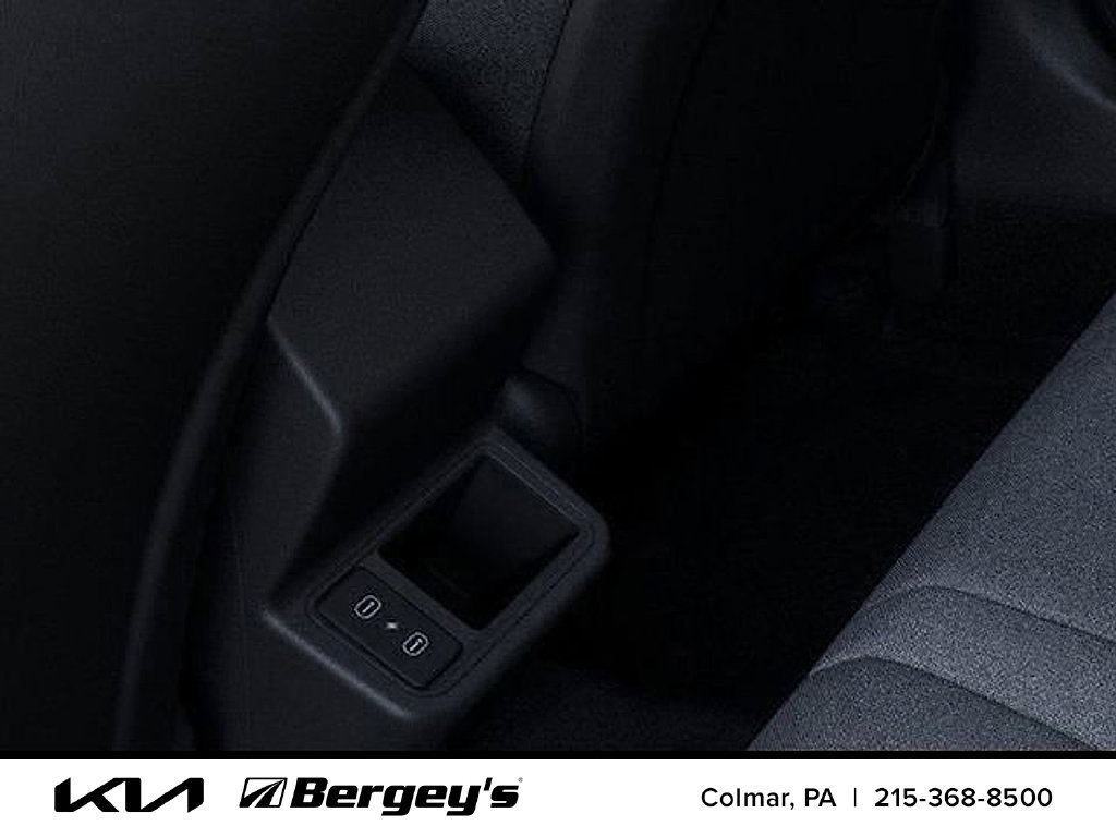 Certified 2025 Kia K4 FWD image 33