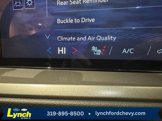 Used 2025 Chevrolet Traverse LT image 13