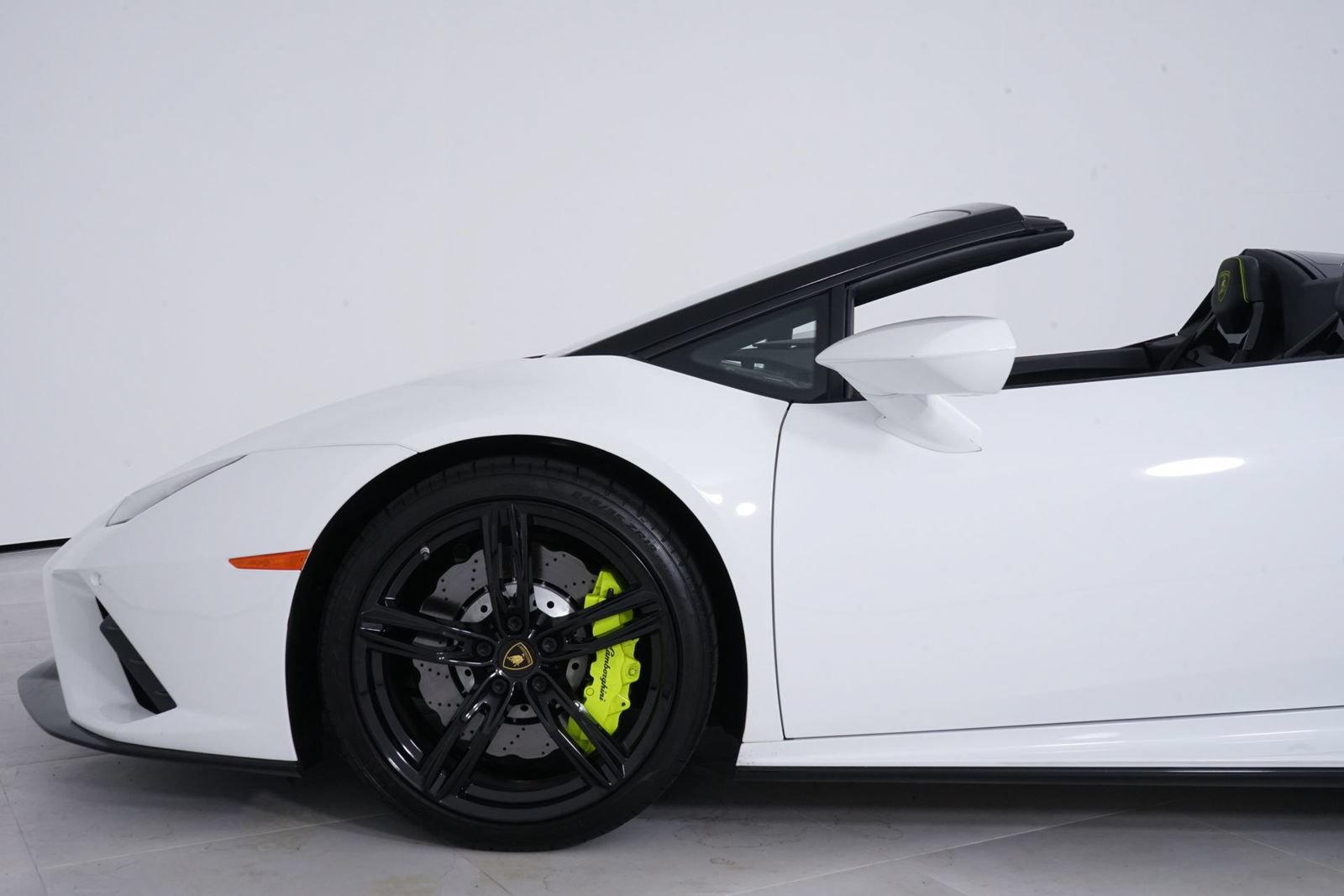 Used 2020 Lamborghini Huracan EVO RWD image 12