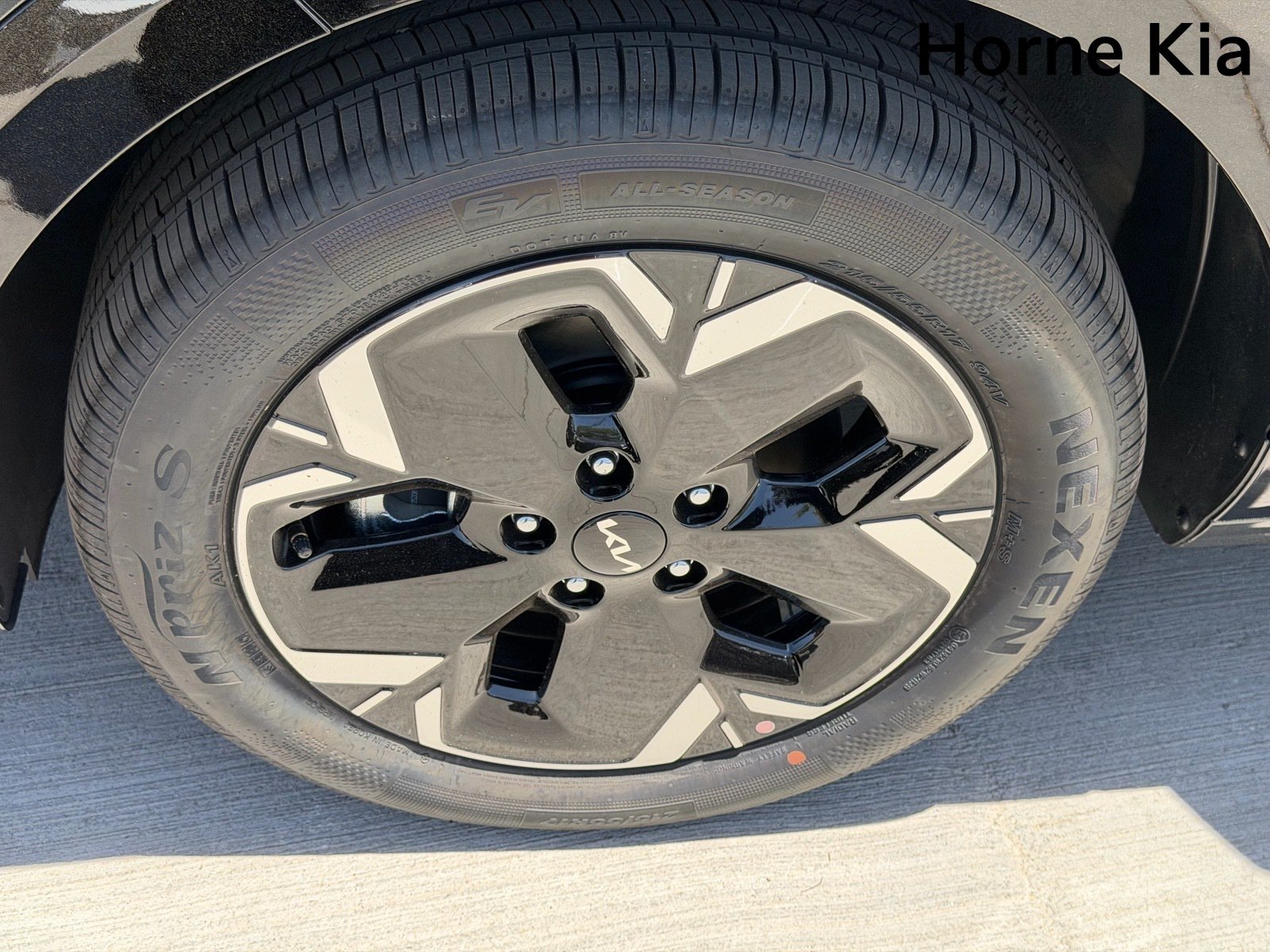 New 2026 Kia Niro Wind FWD image 8