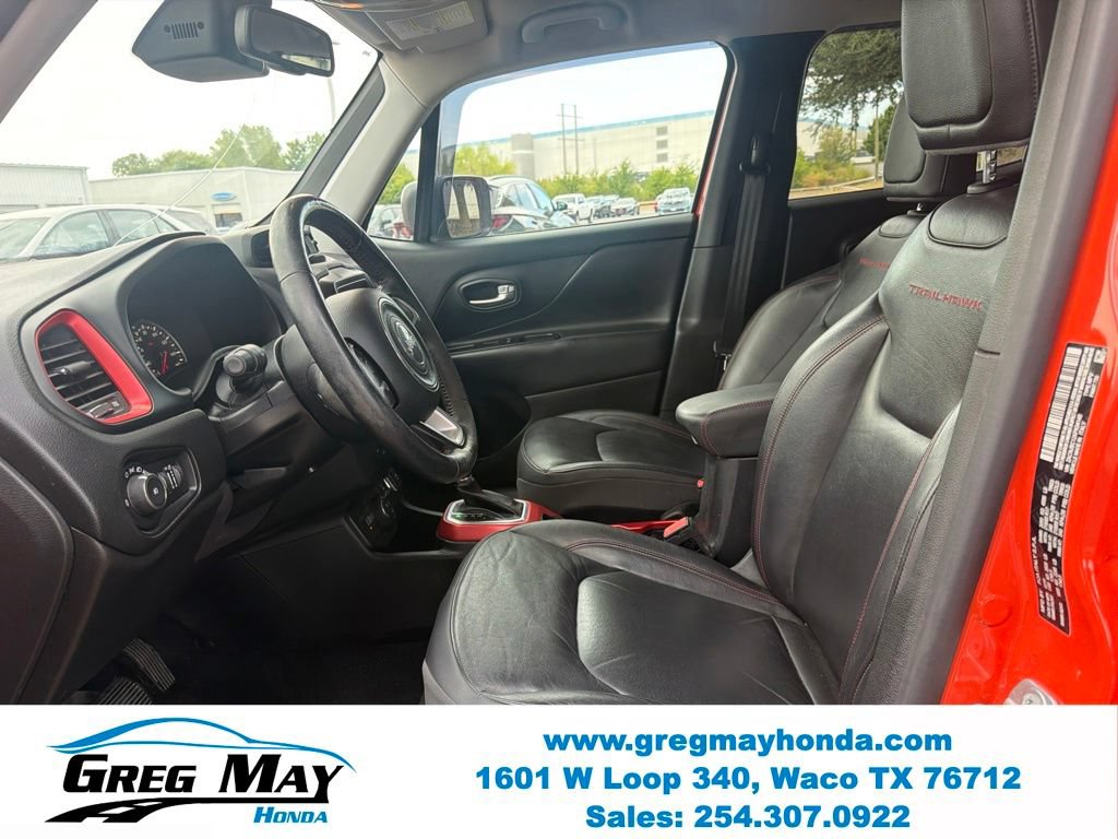 Used 2019 Jeep Renegade Trailhawk AWD/4WD image 13