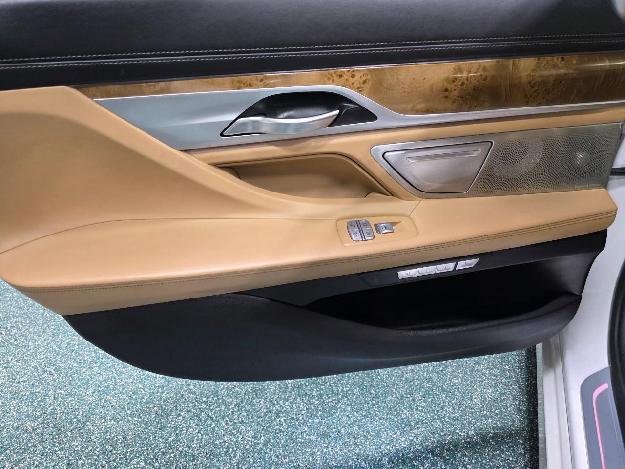 Used 2017 BMW 740i xDrive image 20