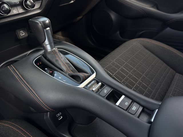 Used 2025 Honda HR-V Sport image 17