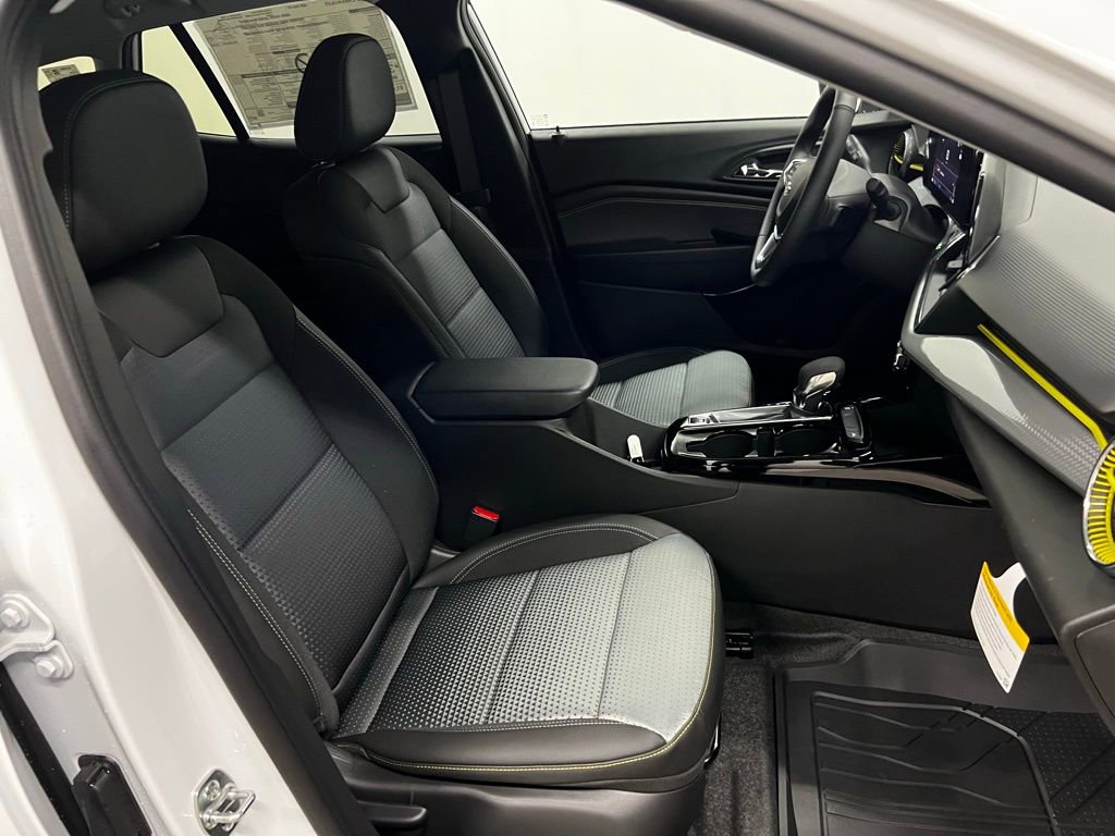New 2026 Chevrolet Trax LT w/ Driver Confidence Package FWD image 36