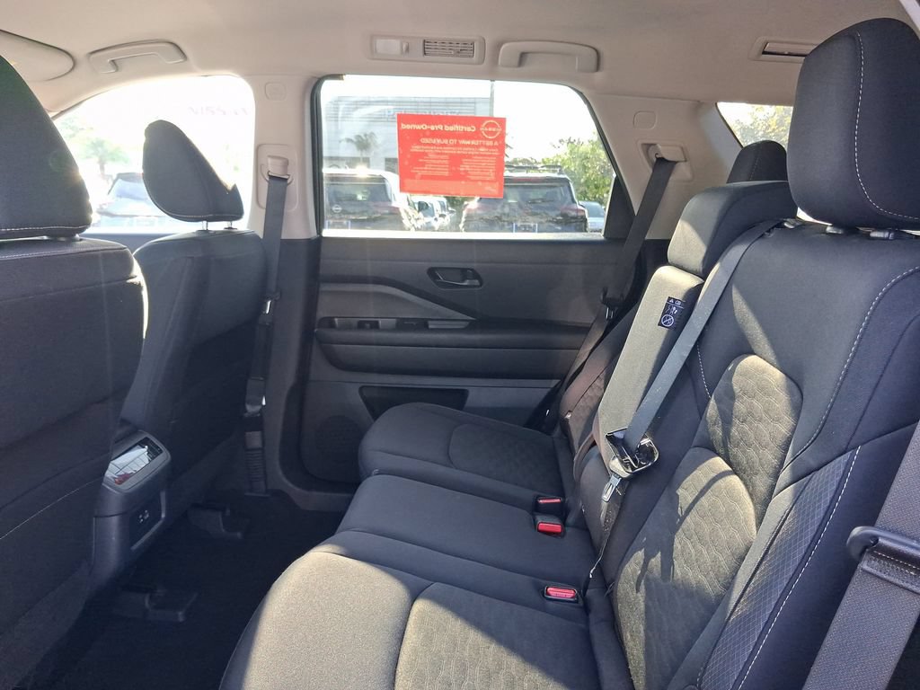 Used 2024 Nissan Pathfinder SV FWD image 8