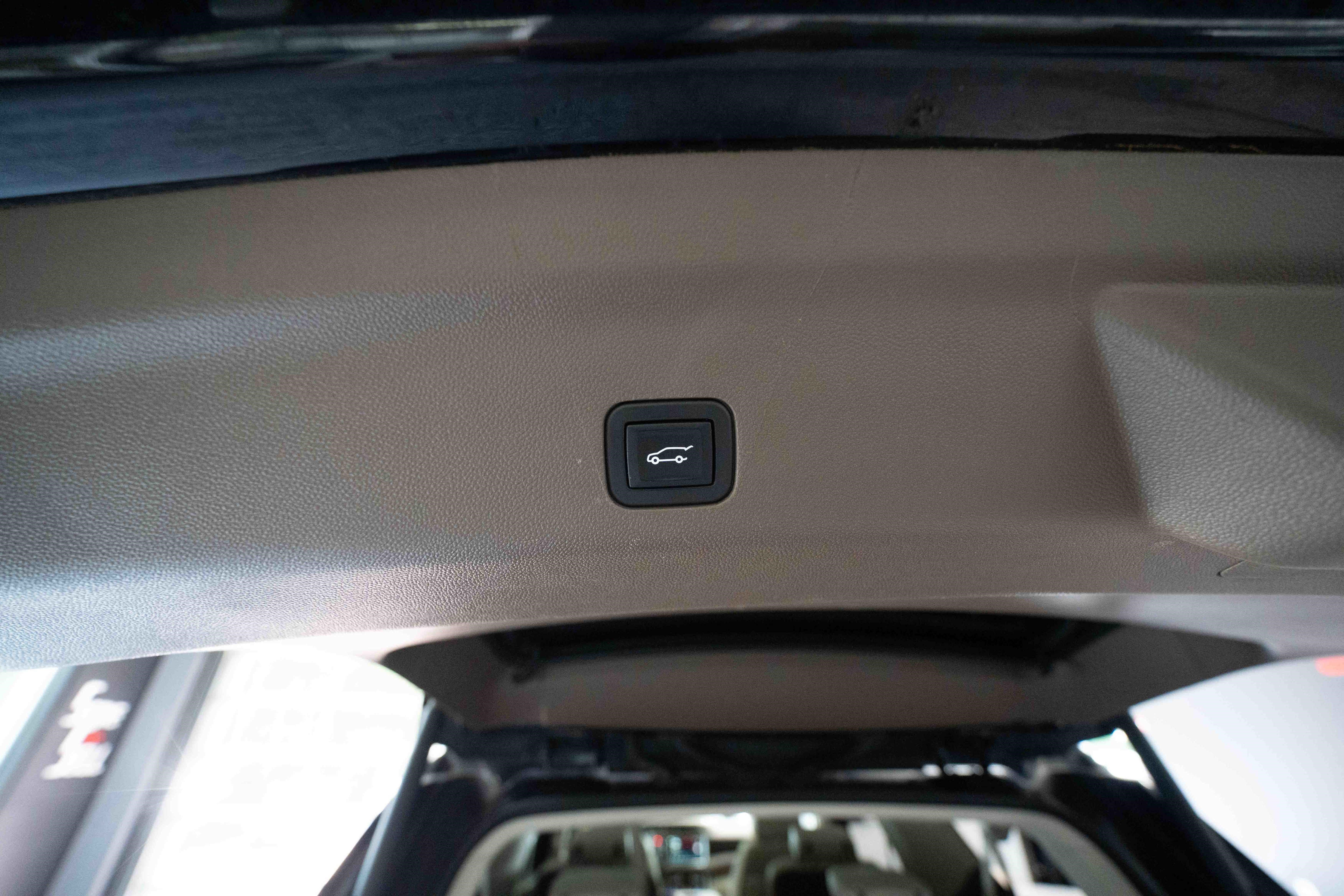 Used 2023 GMC Yukon XL Denali AWD/4WD image 28
