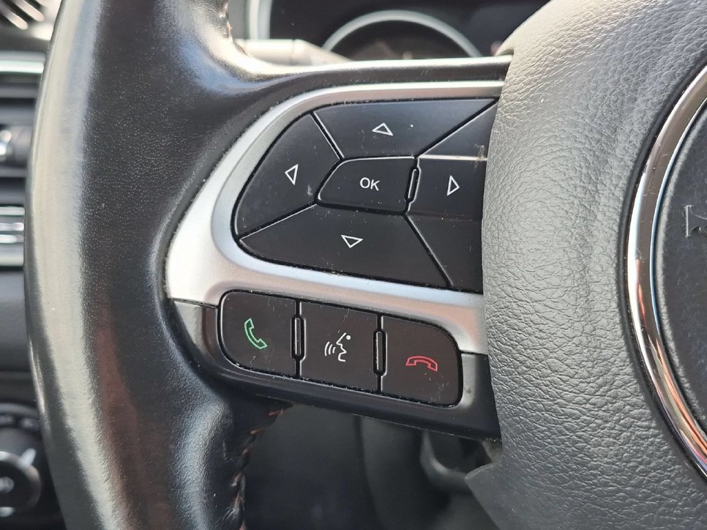 Used 2018 Jeep Compass Limited w/ Navigation Group AWD/4WD image 19