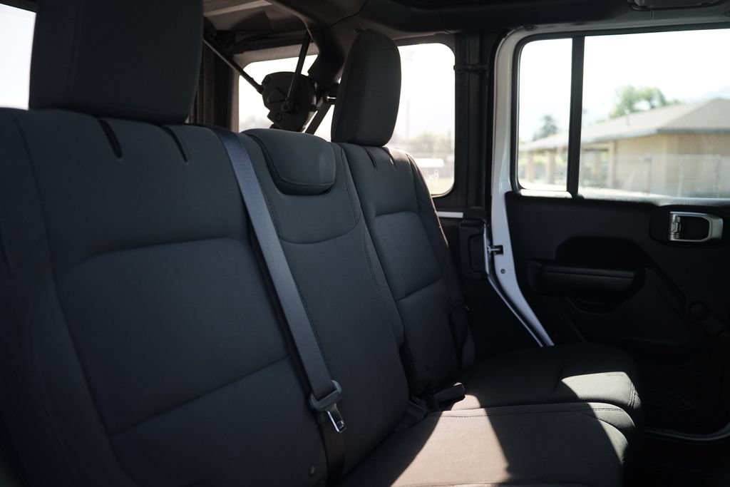 Used 2018 Jeep Wrangler Unlimited Sport AWD/4WD image 12