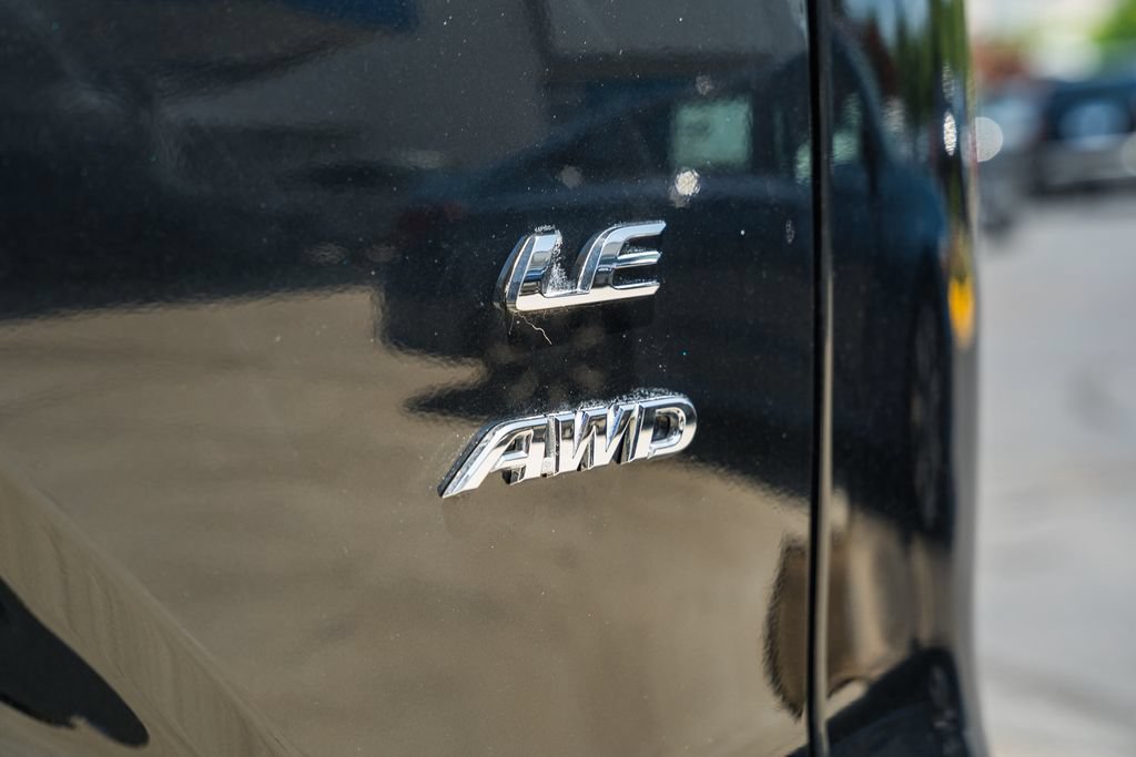 Used 2022 Toyota Corolla Cross LE AWD/4WD image 8