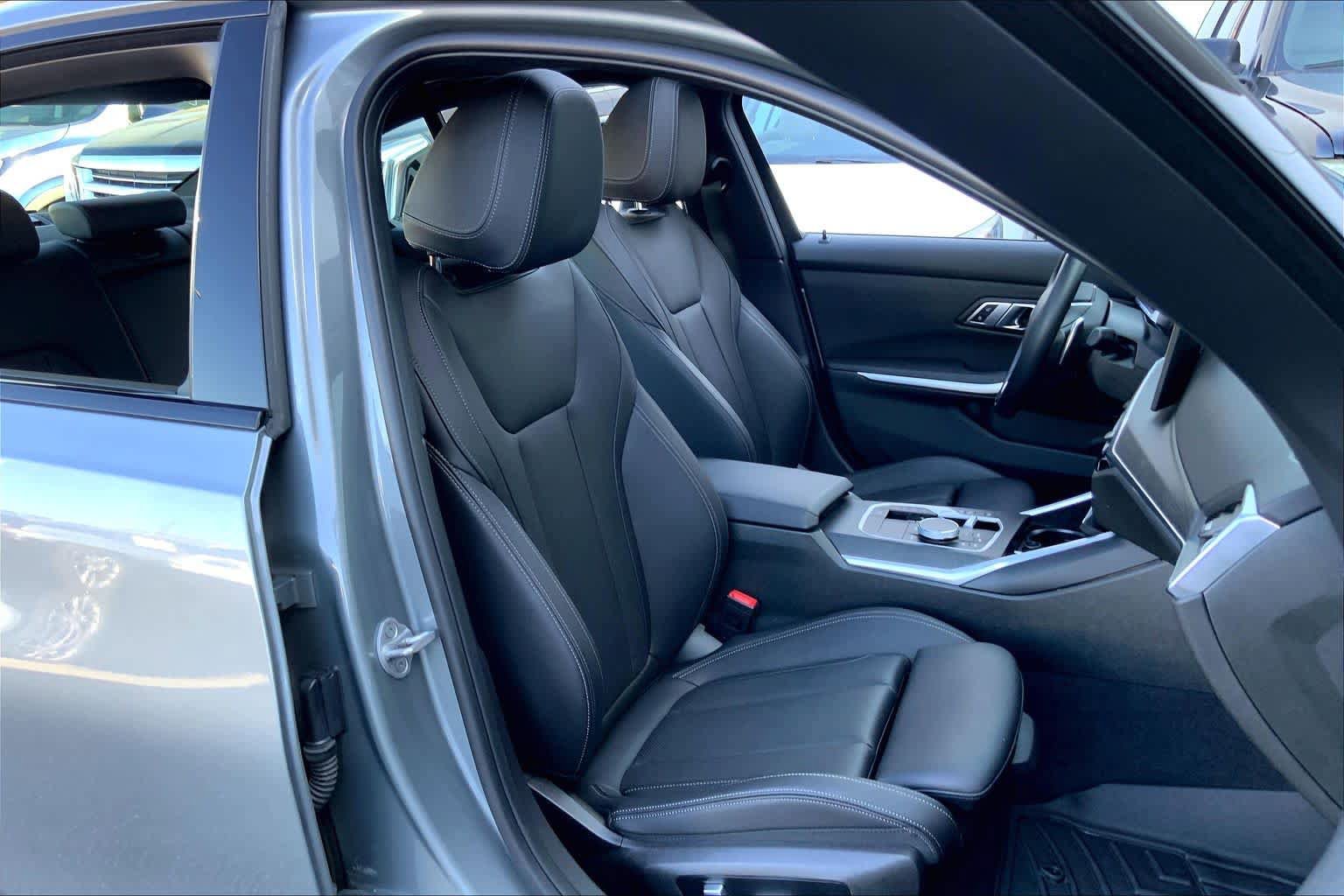 Used 2023 BMW 330i xDrive Sedan w/ Premium Package image 8