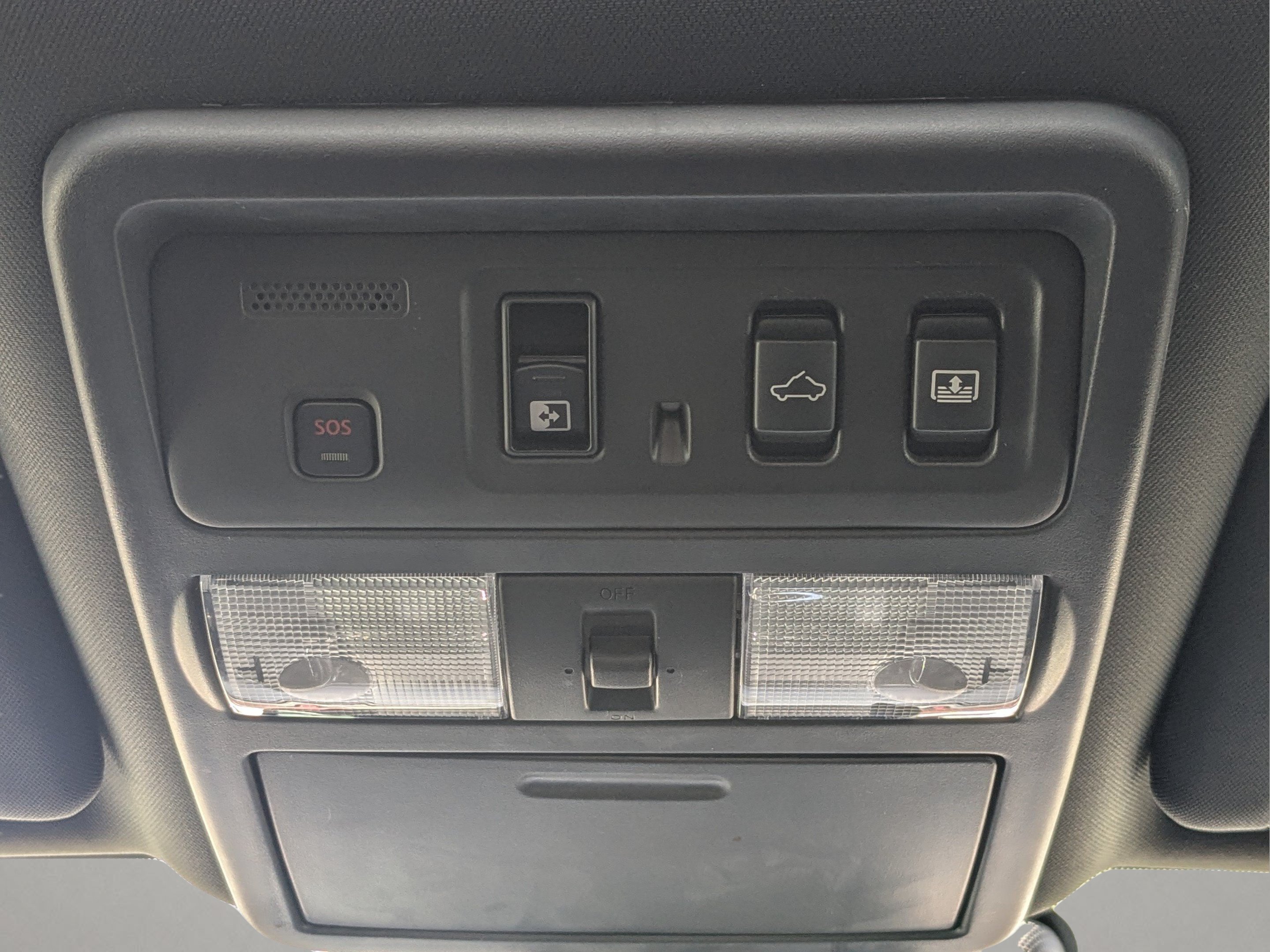 Used 2020 Nissan Titan Platinum Reserve w/ Moonroof Package AWD/4WD image 20