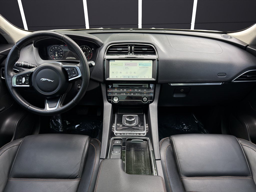 Used 2020 Jaguar F-PACE Prestige AWD/4WD image 13