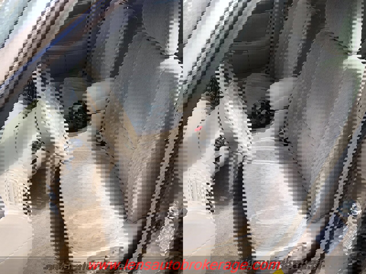 Used 2001 Toyota Avalon XLS image 11