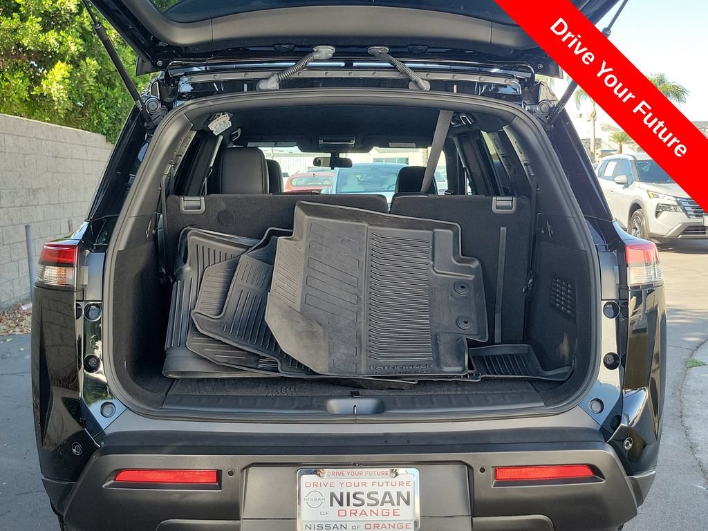 Used 2024 Nissan Pathfinder Rock Creek AWD/4WD image 24