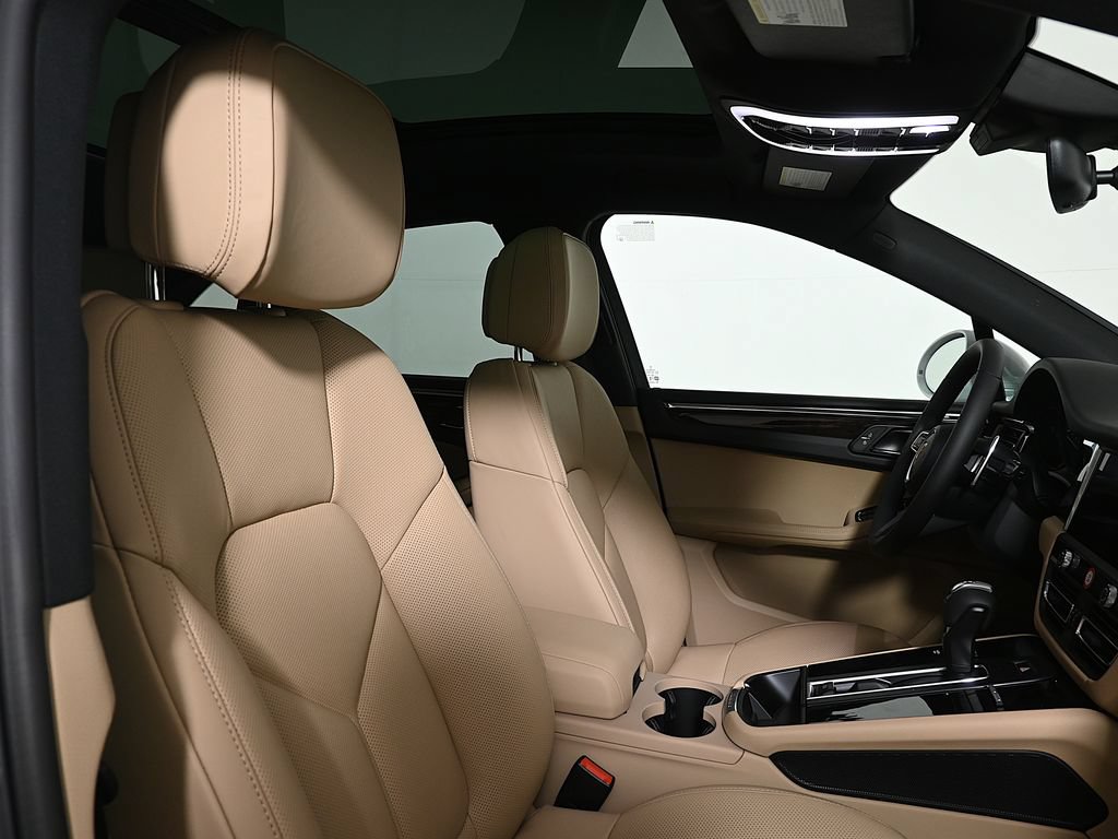 New 2026 Porsche Macan AWD/4WD image 39