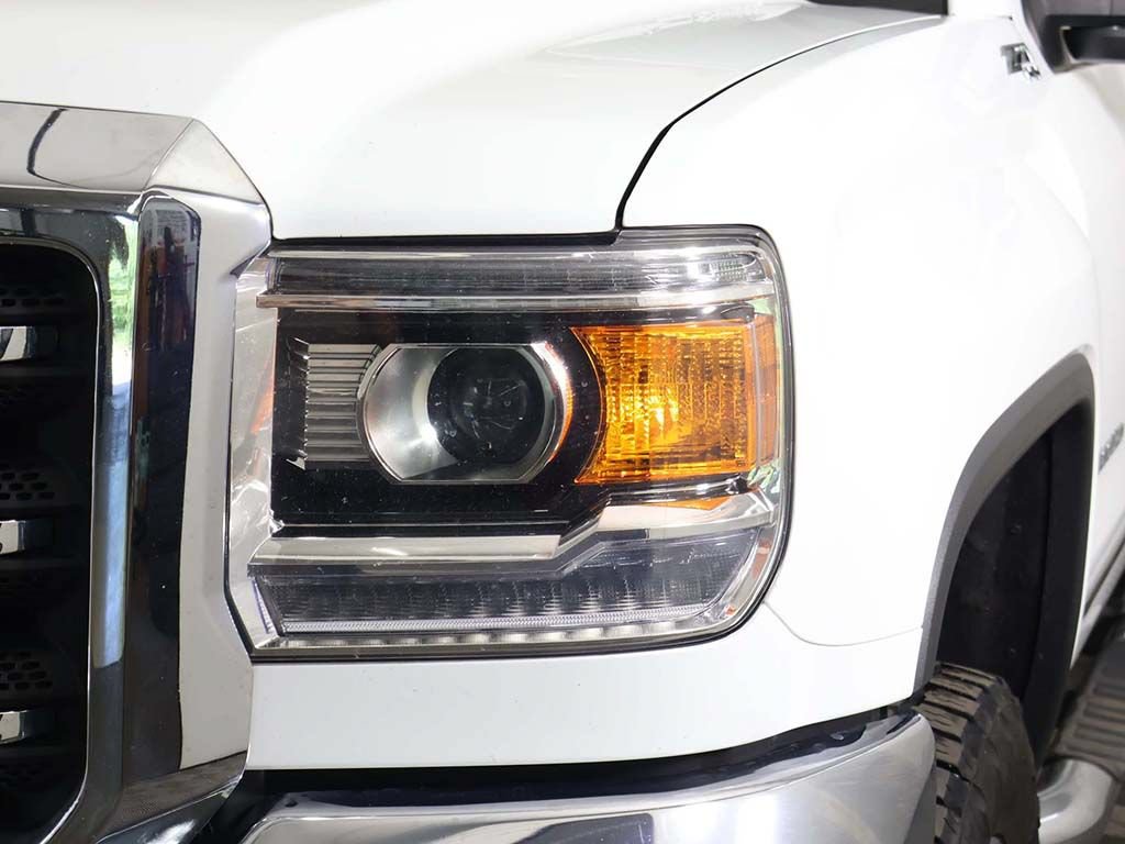 Used 2019 GMC Sierra 2500 SLT w/ Duramax Plus Package AWD/4WD image 13