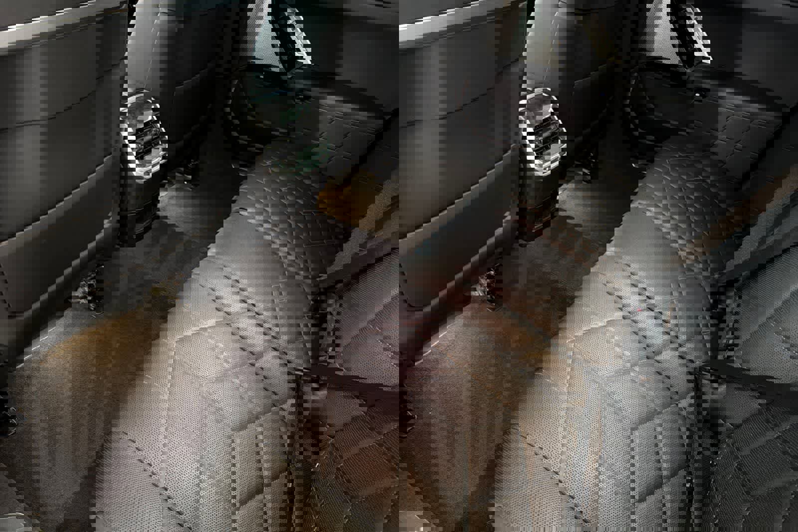 Used 2023 BMW i7 xDrive60 w/ Parking Assistance Package image 4