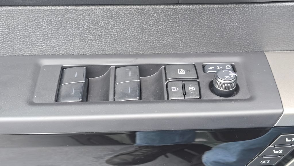 Used 2024 Toyota Tundra Limited AWD/4WD image 24
