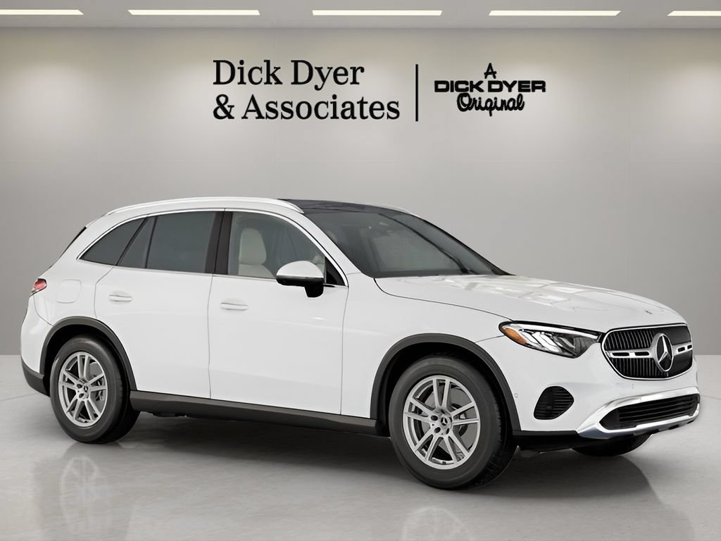 Used 2026 Mercedes-Benz GLC 300 image 1