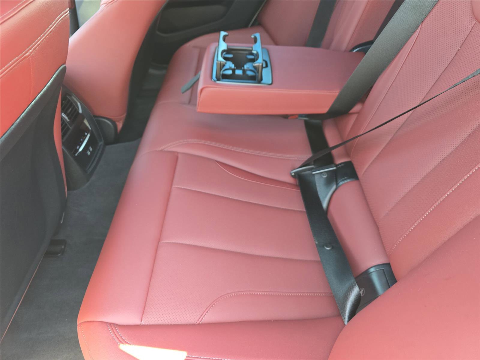 Used 2025 BMW i4 eDrive40 image 13