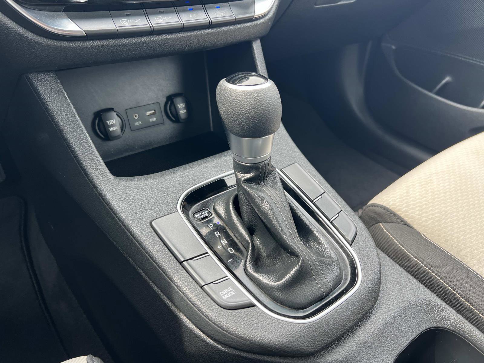 Used 2018 Hyundai Elantra GT image 16