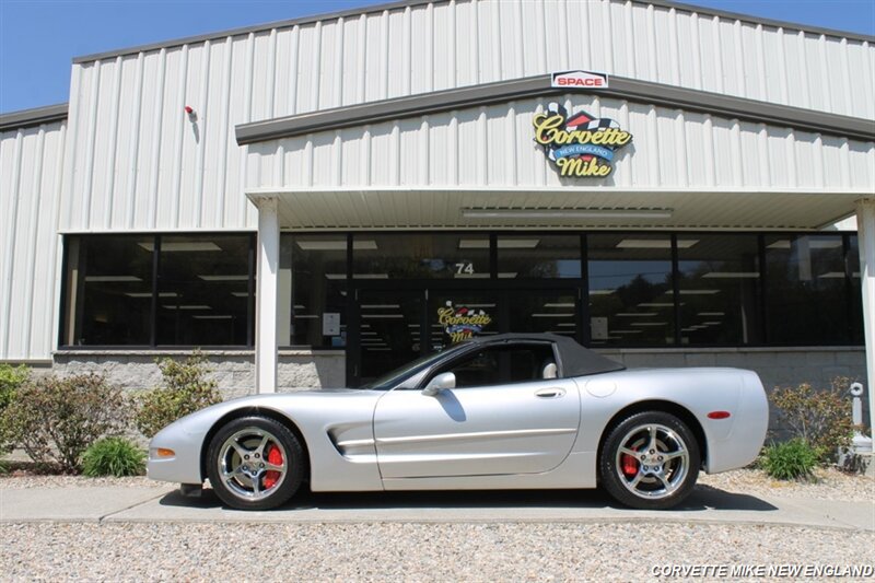 Used 2002 Chevrolet Corvette Coupe w/ Preferred Equipment Group2 RWD image 4
