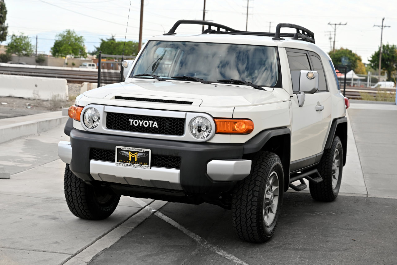 Used 2013 Toyota FJ Cruiser 4WD image 3