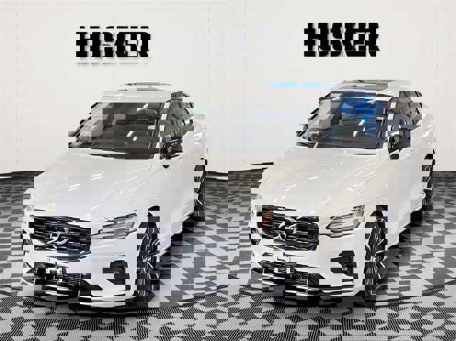 Used 2021 Volvo S60 T5 Momentum w/ Climate Package image 6