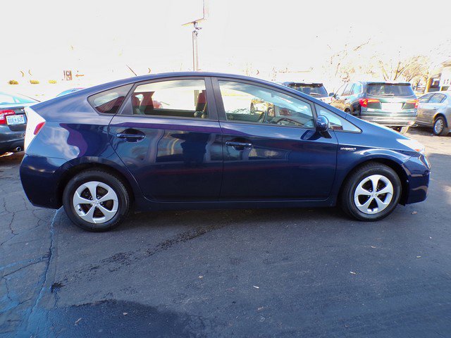Used 2015 Toyota Prius Four image 3