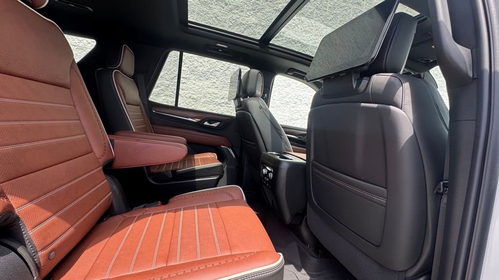 Used 2024 GMC Yukon Denali Ultimate w/ LPO, Floor Liner Package AWD/4WD image 14