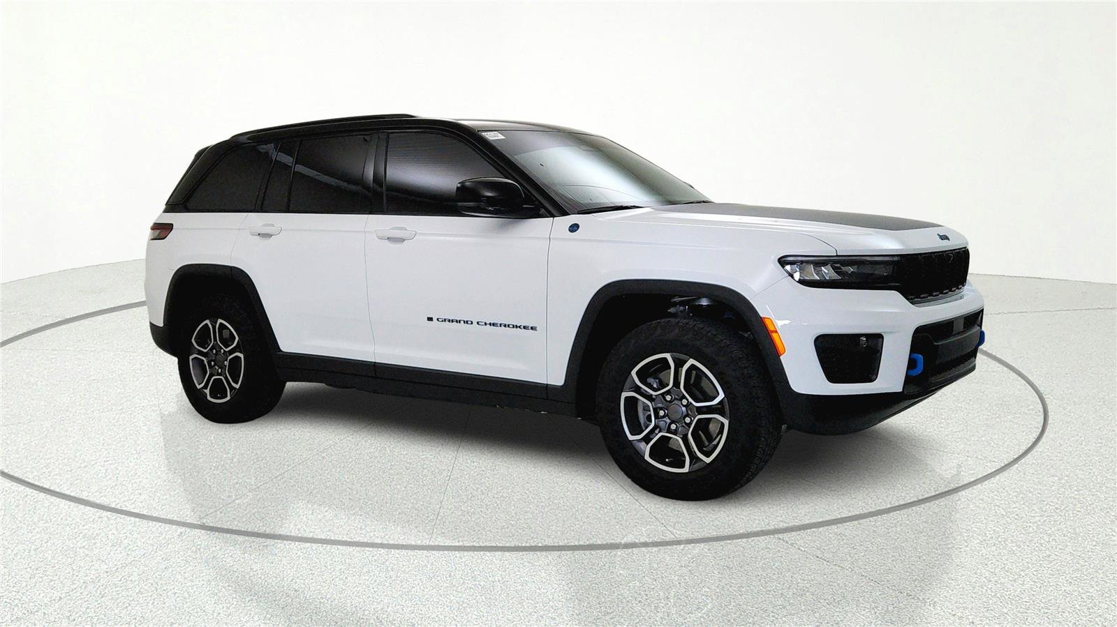 Used 2024 Jeep Grand Cherokee Trailhawk w/ Luxury Tech Group III AWD/4WD image 8