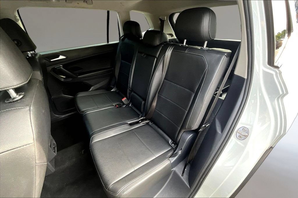Used 2019 Volkswagen Tiguan SE w/ Panoramic Sunroof Package FWD image 19