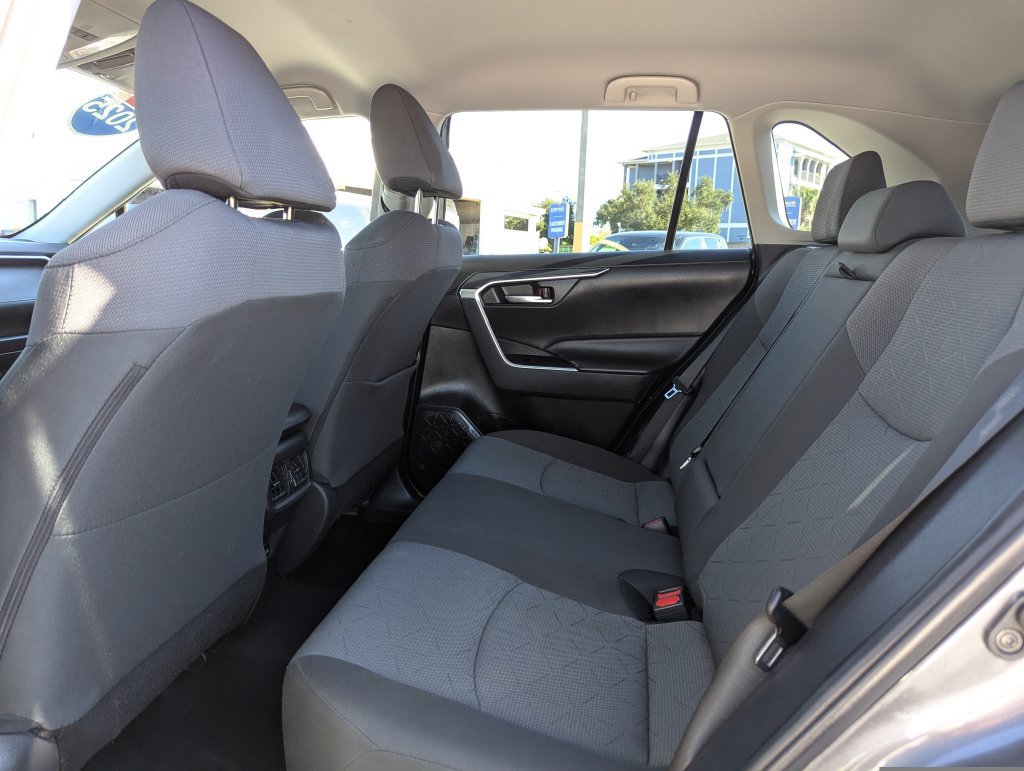 Used 2025 Toyota RAV4 XLE FWD image 20
