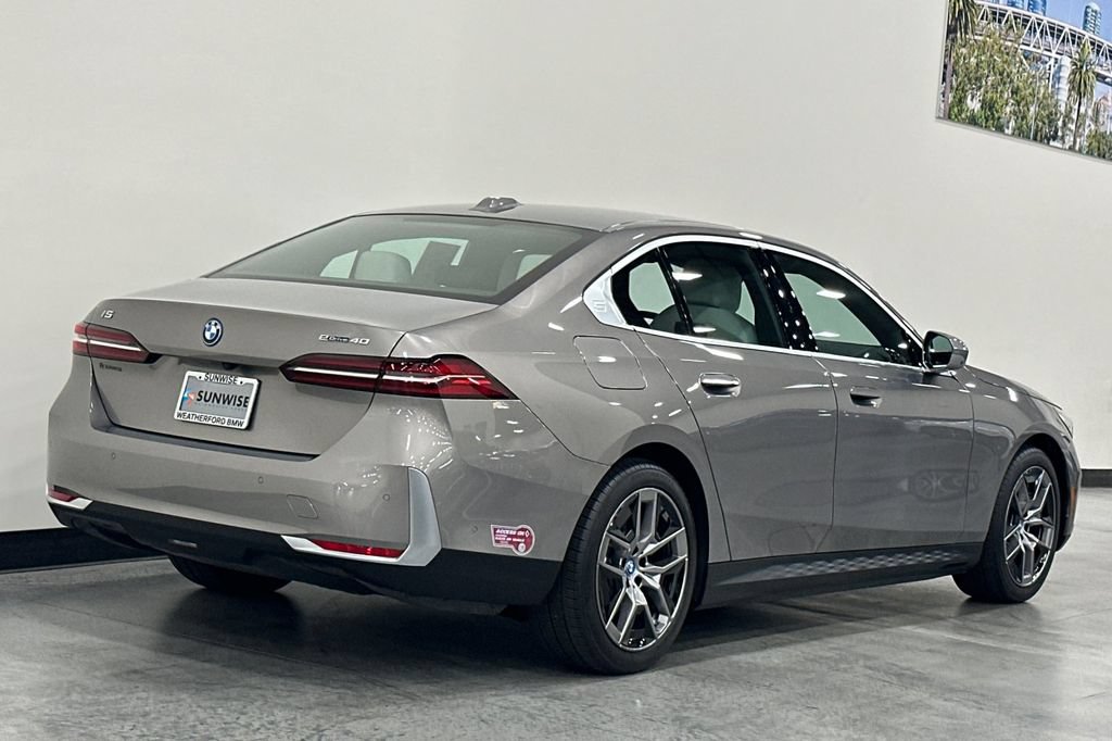 Used 2024 BMW i5 eDrive40i w/ Premium Package RWD image 4