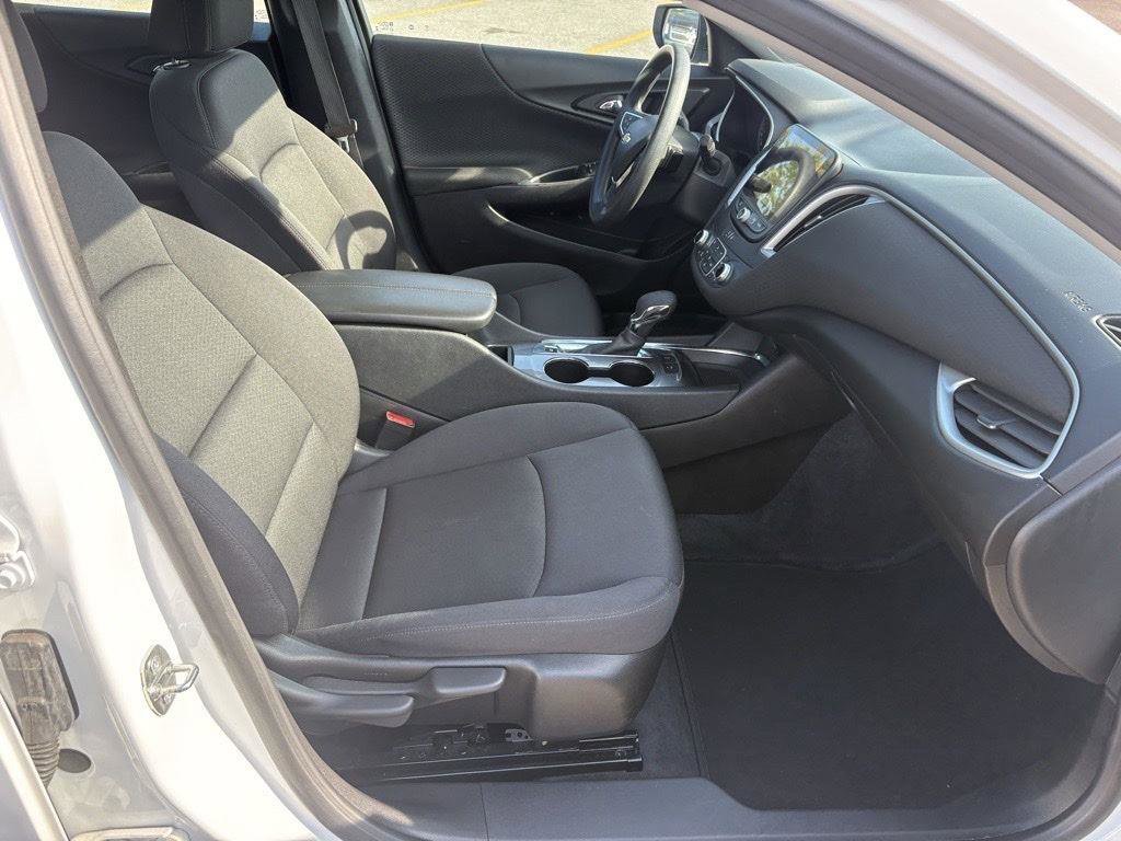 Used 2024 Chevrolet Malibu LT image 19