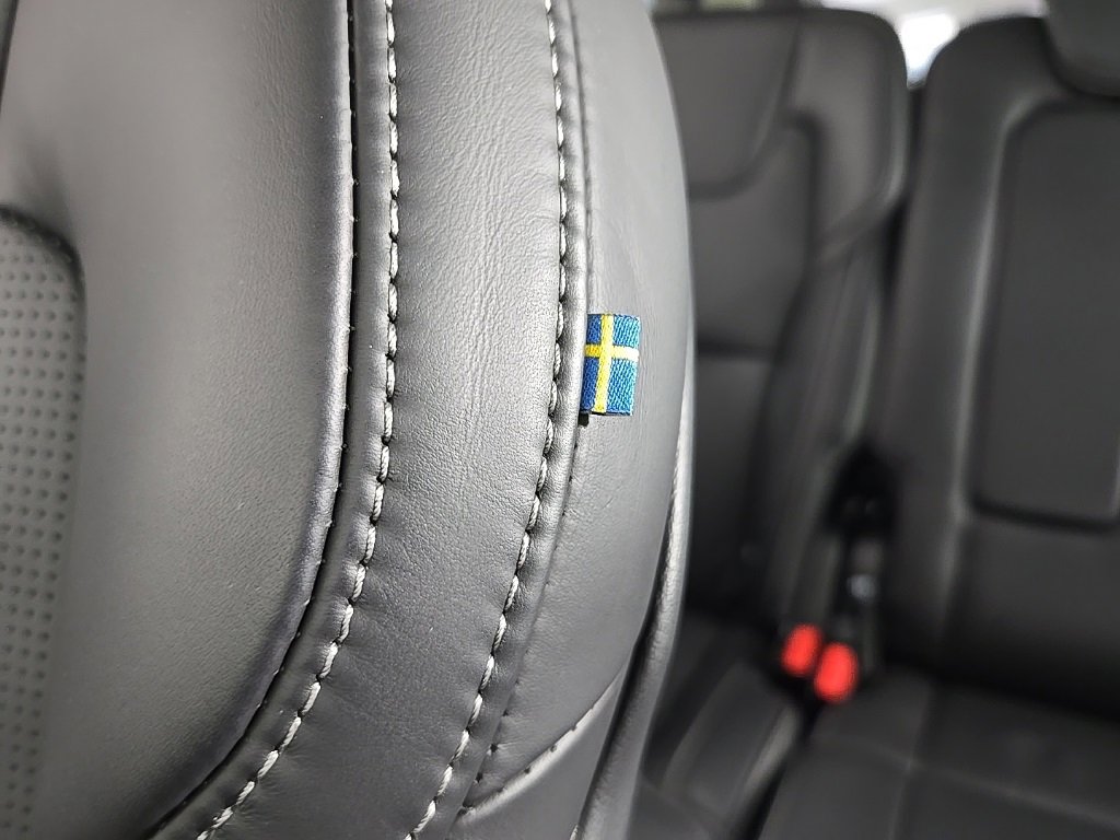 Certified 2024 Volvo XC90 T8 Ultimate w/ Lounge Package image 31