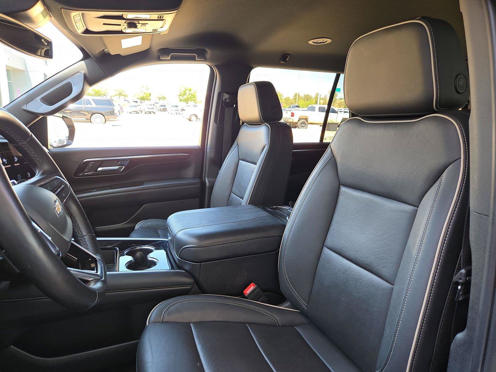 Used 2025 Chevrolet Tahoe Premier AWD/4WD image 27