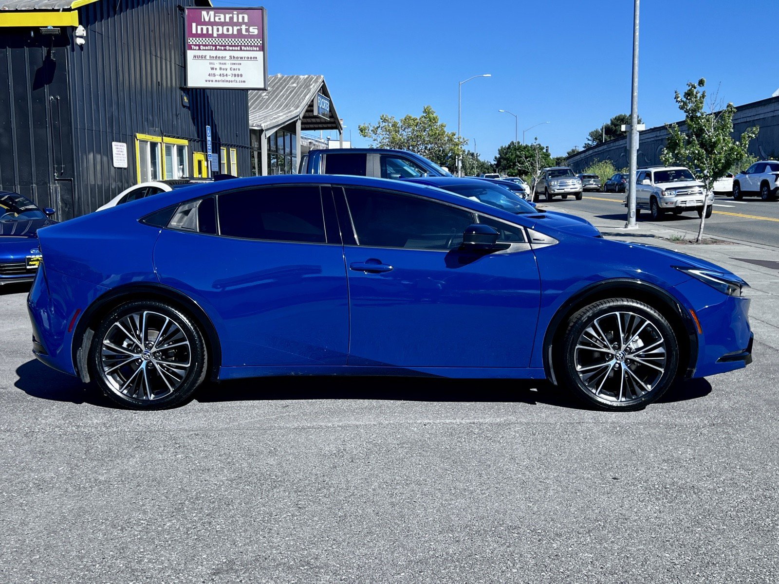 Used 2024 Toyota Prius XLE FWD image 5