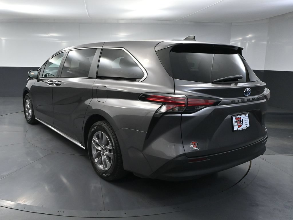 Used 2022 Toyota Sienna XLE AWD/4WD image 8