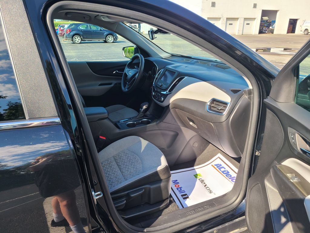 Used 2023 Chevrolet Equinox LT FWD image 11