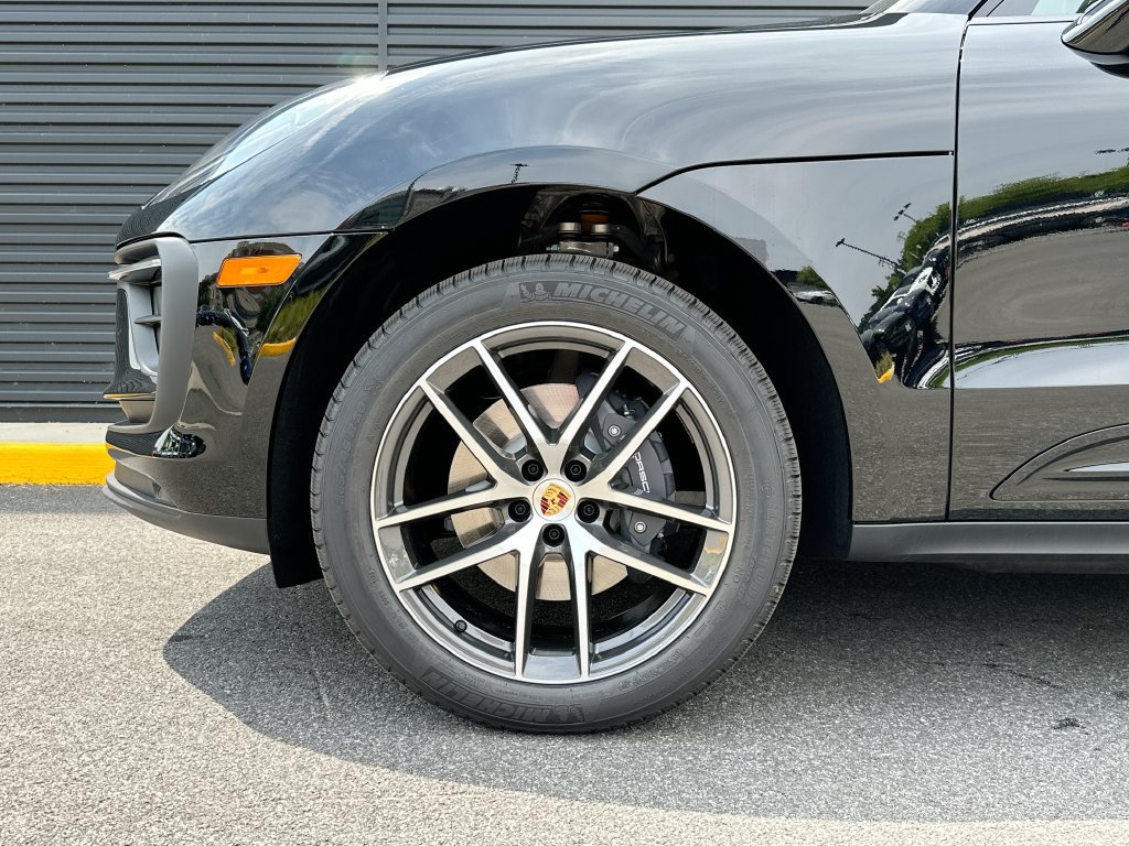 New 2026 Porsche Macan AWD/4WD image 33