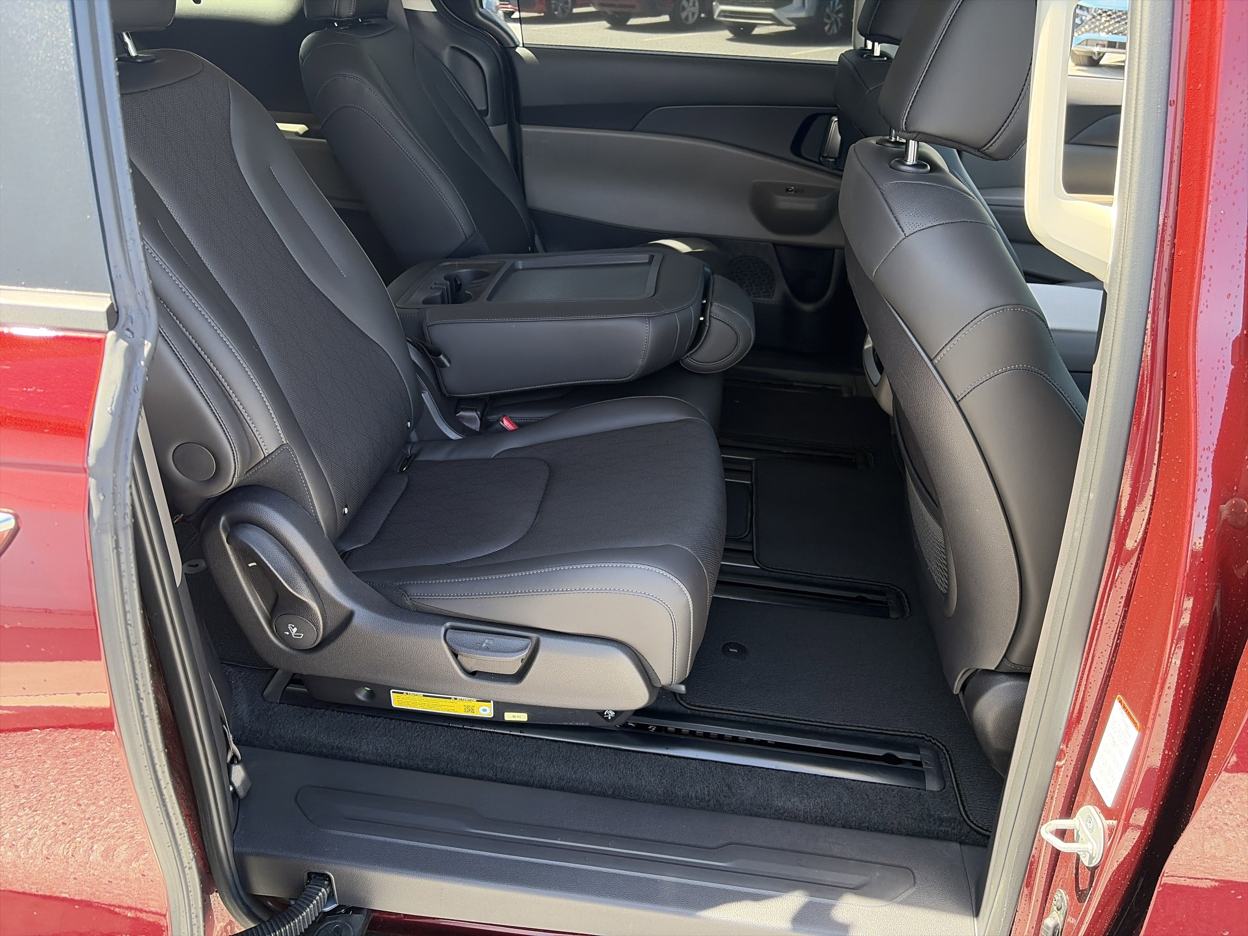 Used 2026 Kia Carnival EX FWD image 34