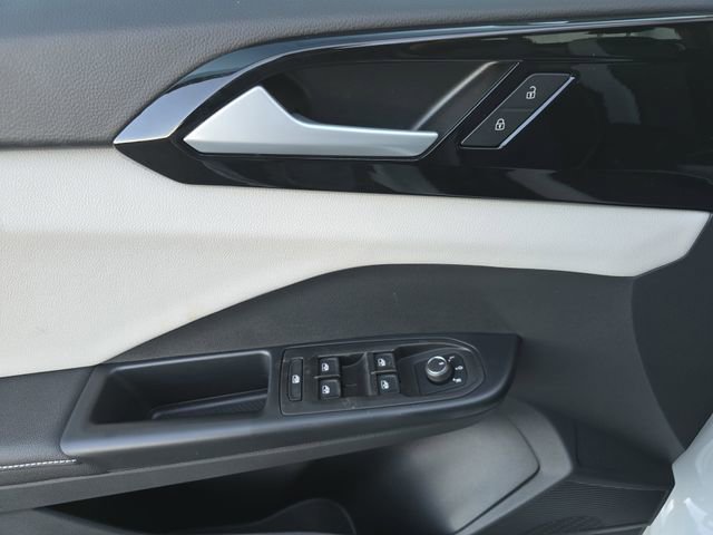 New 2026 Volkswagen Taos S FWD image 11