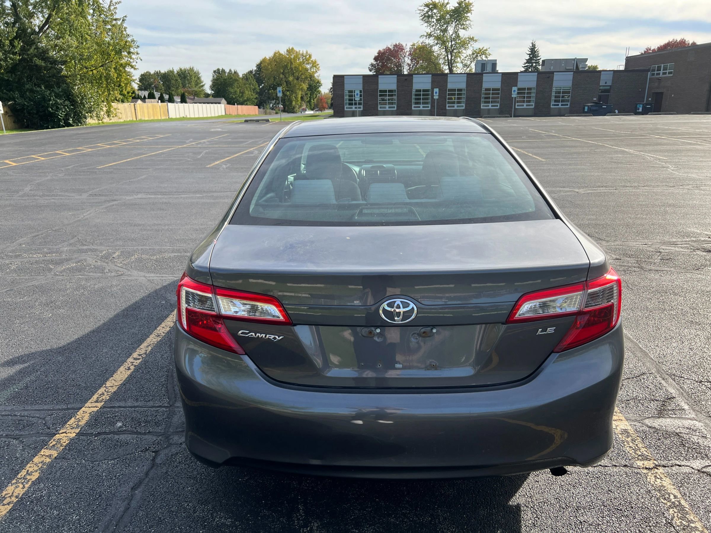Used 2014 Toyota Camry LE FWD image 10