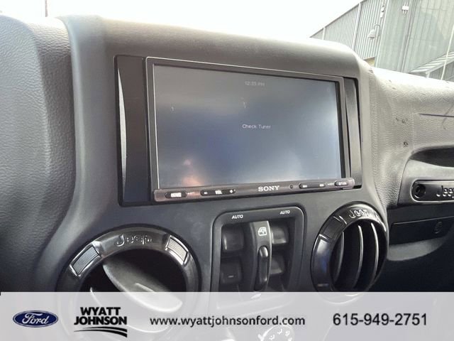 Used 2017 Jeep Wrangler Unlimited Sahara image 34
