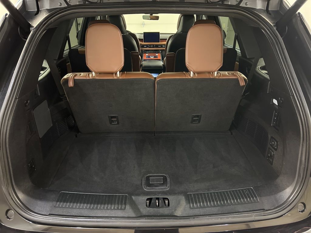 Used 2021 Lincoln Aviator Reserve w/ Equipment Group 210A AWD/4WD image 37