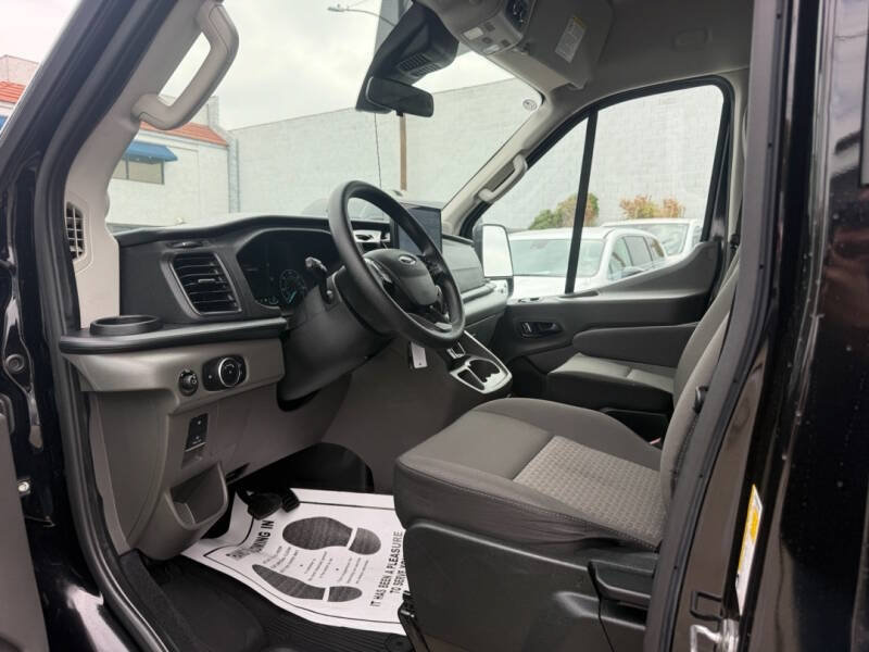 Used 2025 Ford Transit 350 XLT RWD image 14