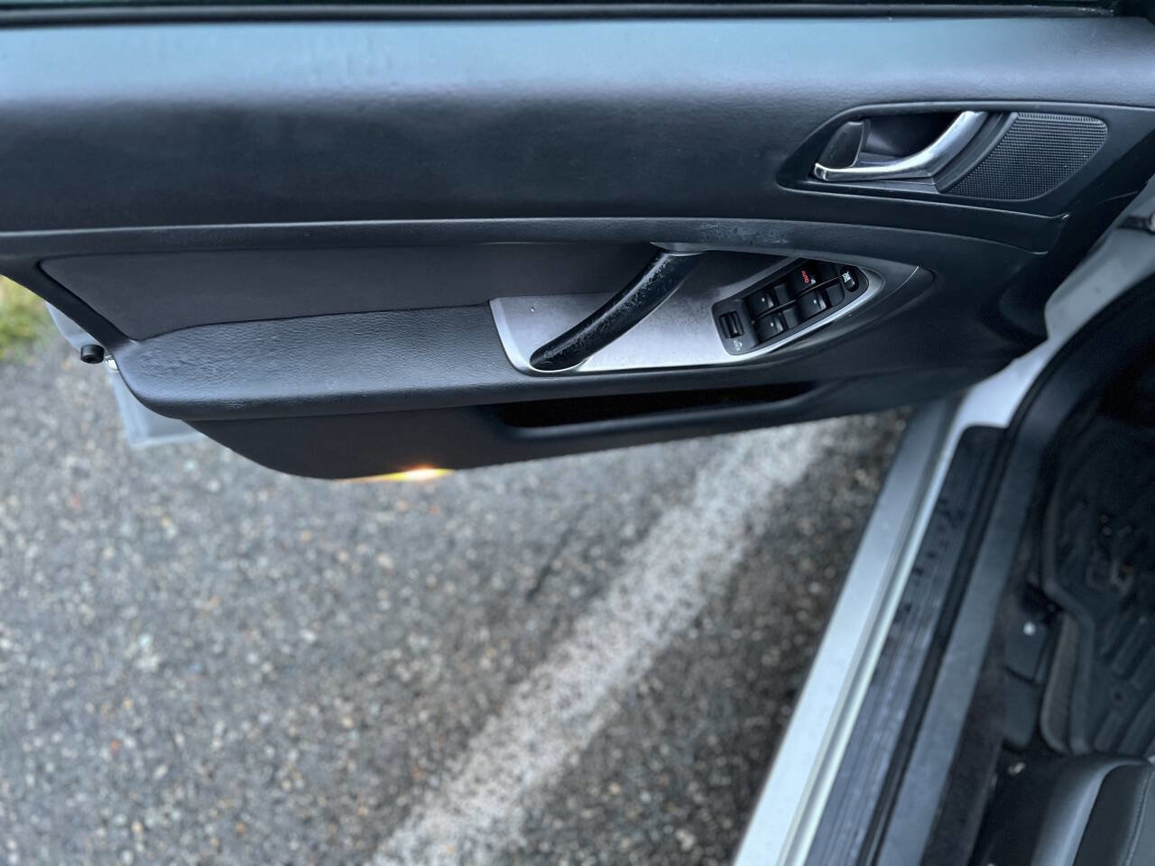 Used 2005 Subaru Outback 2.5i image 17