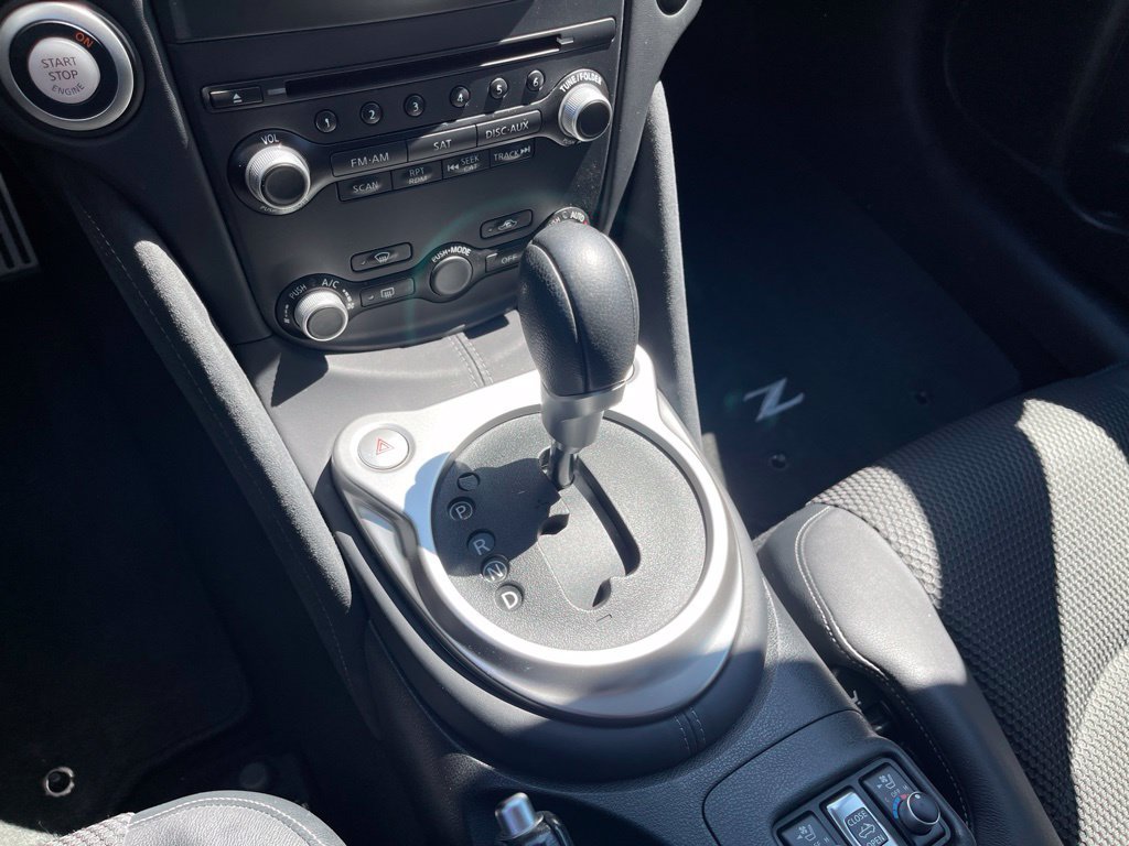 Used 2015 Nissan 370Z Touring Sport RWD image 18